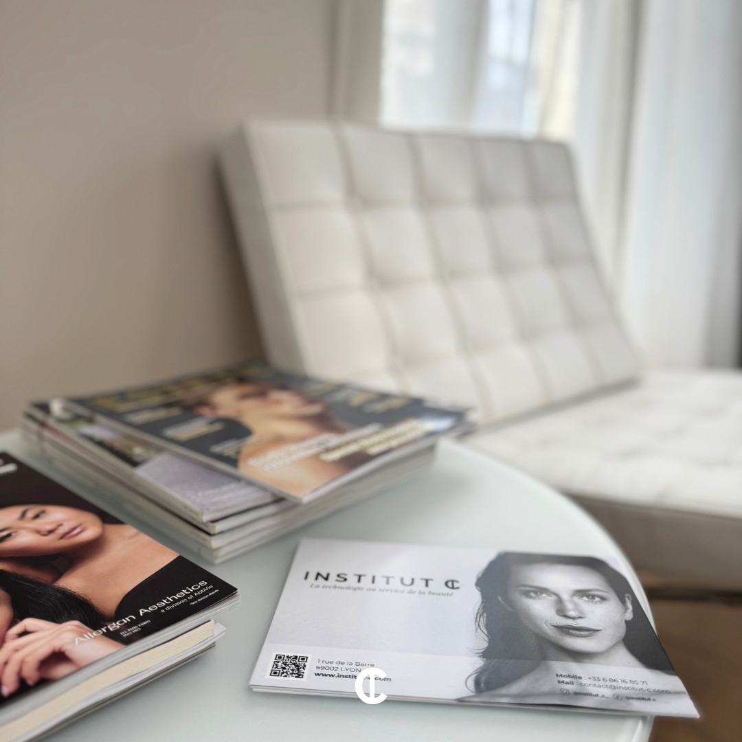 Bienvenue dans votre moment rien qu’à vous.
À l’Institut C, tout commence dès la salle d’attente…
✨ Un espace calme, élégant, pensé pour vous apaiser avant même le soin.
✨ Une équipe attentionnée, à l’écoute de vos envies et de vos besoins.
✨ Des prestations sur-mesure dans une ambiance douce, confidentielle, rassurante.
Ici, chaque détail compte.
Car pour nous, prendre soin de vous, c’est aussi vous offrir une expérience haut de gamme du début à la fin 🤍
📍 Institut C – Lyon
📞 06 86 16 85 71
📅 Prenez rendez-vous sur Planity : Lien dans la bio.
#institutclyon #accueilpremium #experiencebeaute #soinhautdegamme #salledattentechic #beauteenconfiance #esthetiquelyon #serviceclient #momentpoursoi #lyonbeaute
